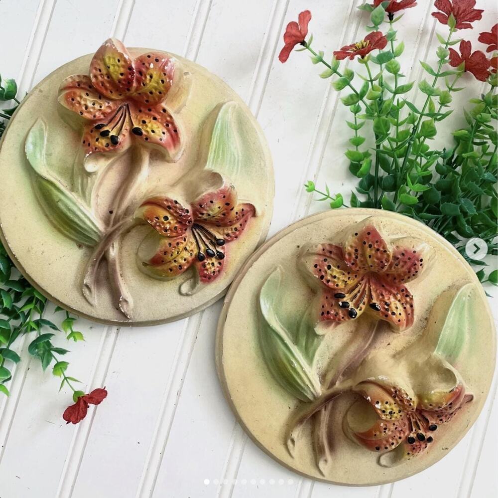 Vintage Round Chippy Chalk Plaster Orange Lily Flower Wall Plaques PAIR